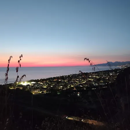 בית הארחה Palazzo Zupi פיומפרדו ברוציו